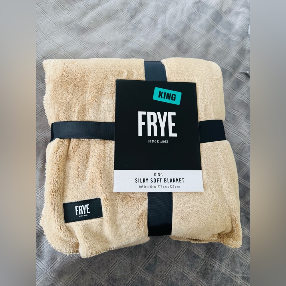FRYE silky soft blanket king size beige